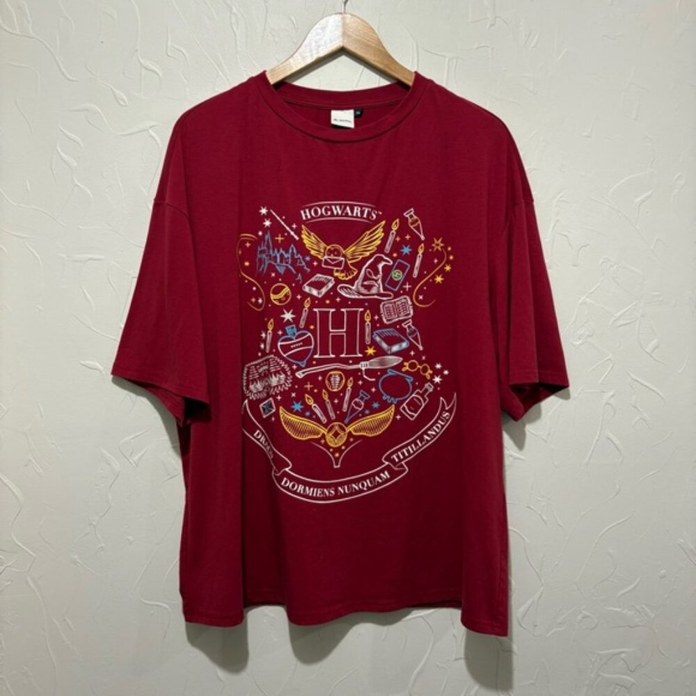 SHEIN Curve x Harry Potter Hogwarts red oversized graphic t-shirt (0XL)